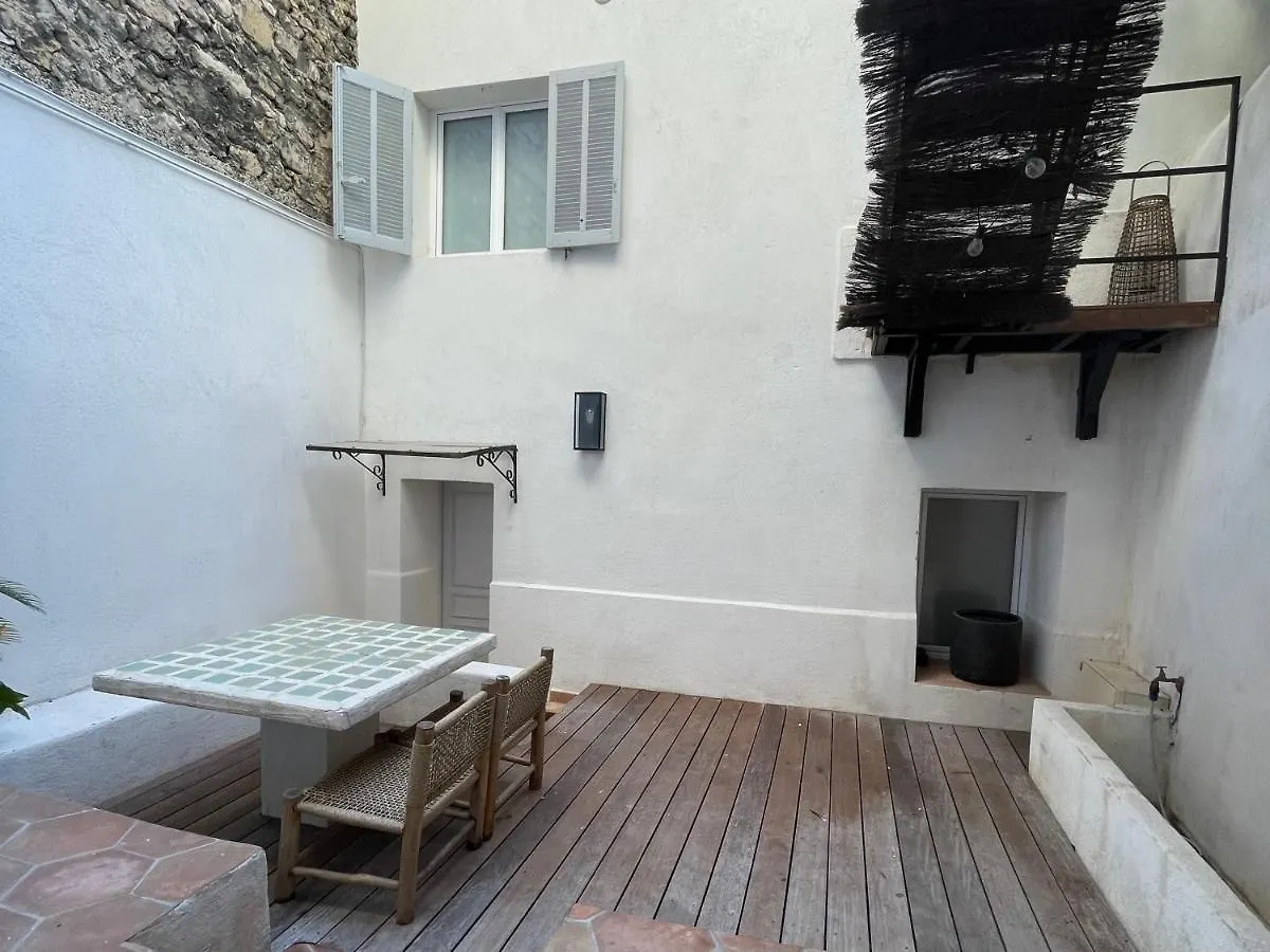 Residence Les Hauts De Saint Charles Marsella 0*,